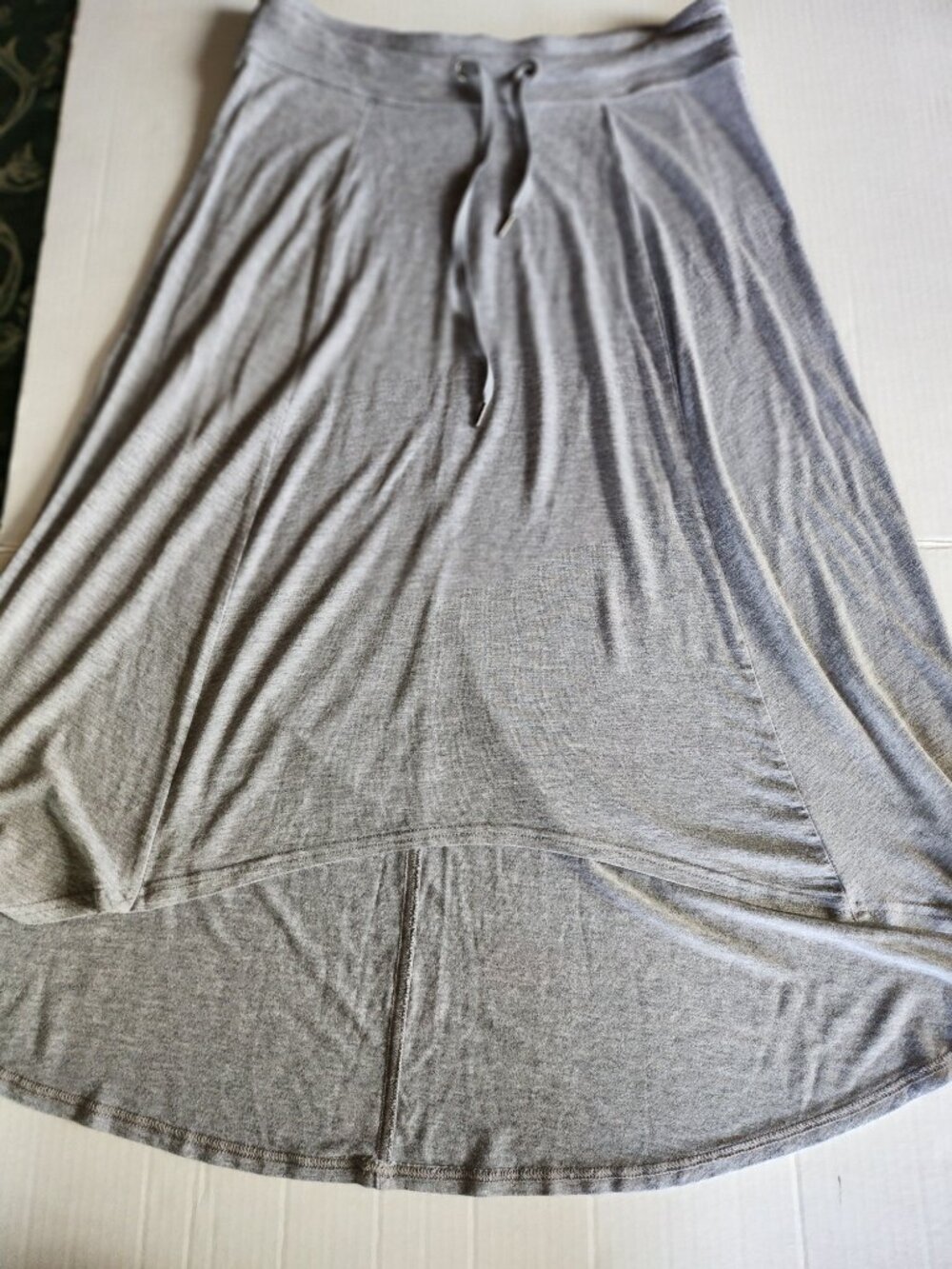 Athleta Heather Grey Asymmetric High Low Knit Skirt Drawstring Waist Athleisure - Picture 9 of 13
